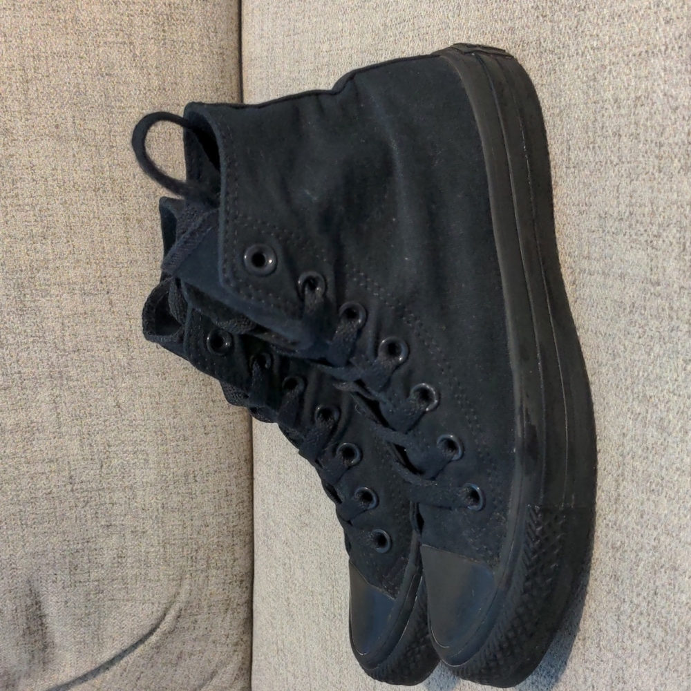 Converse Chuck Taylor black on black high top sneakers size 6